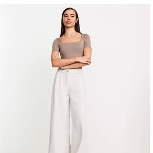 LOFT Taupe Square neck VERSA 360 top